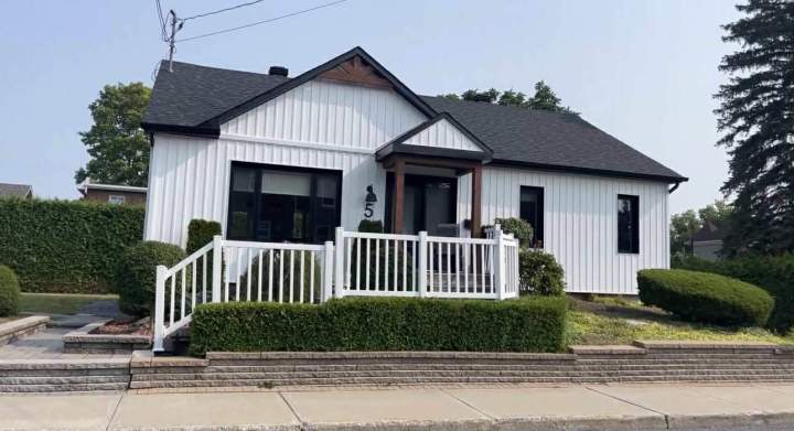 revetement exterieur chambly board batten.jpg